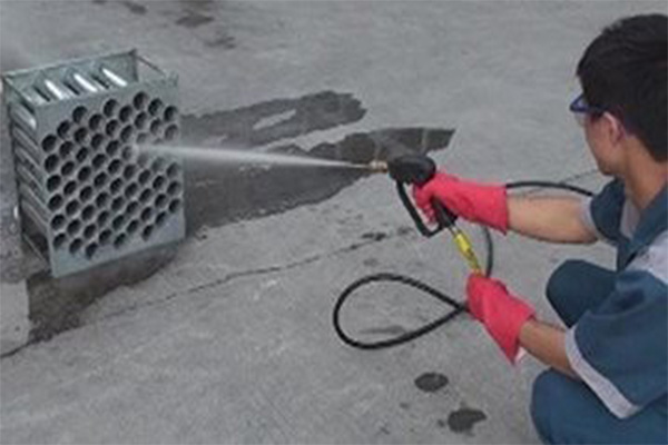 凈化器機箱部分的清洗 凈化器機箱部分的清洗